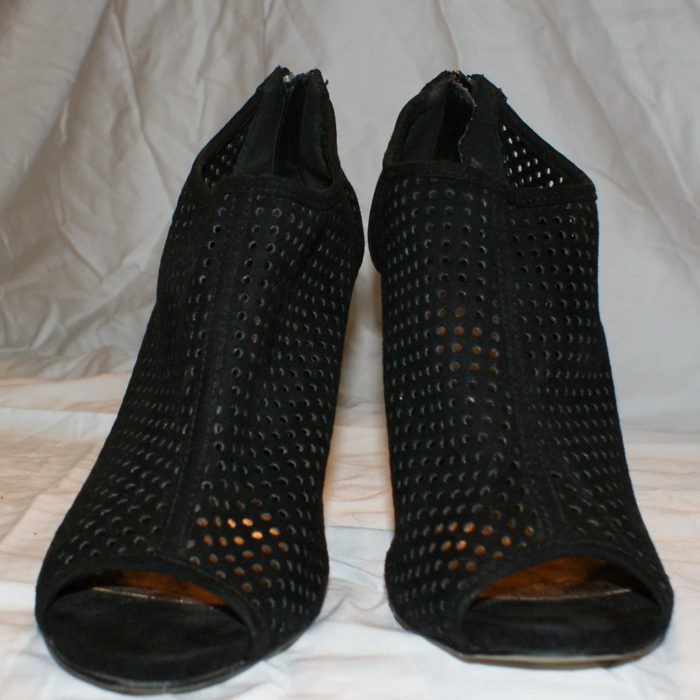 Madden Girl Peep toe mesh suede heel size 9.5 heel is 3.5 inches black - Picture 5 of 11